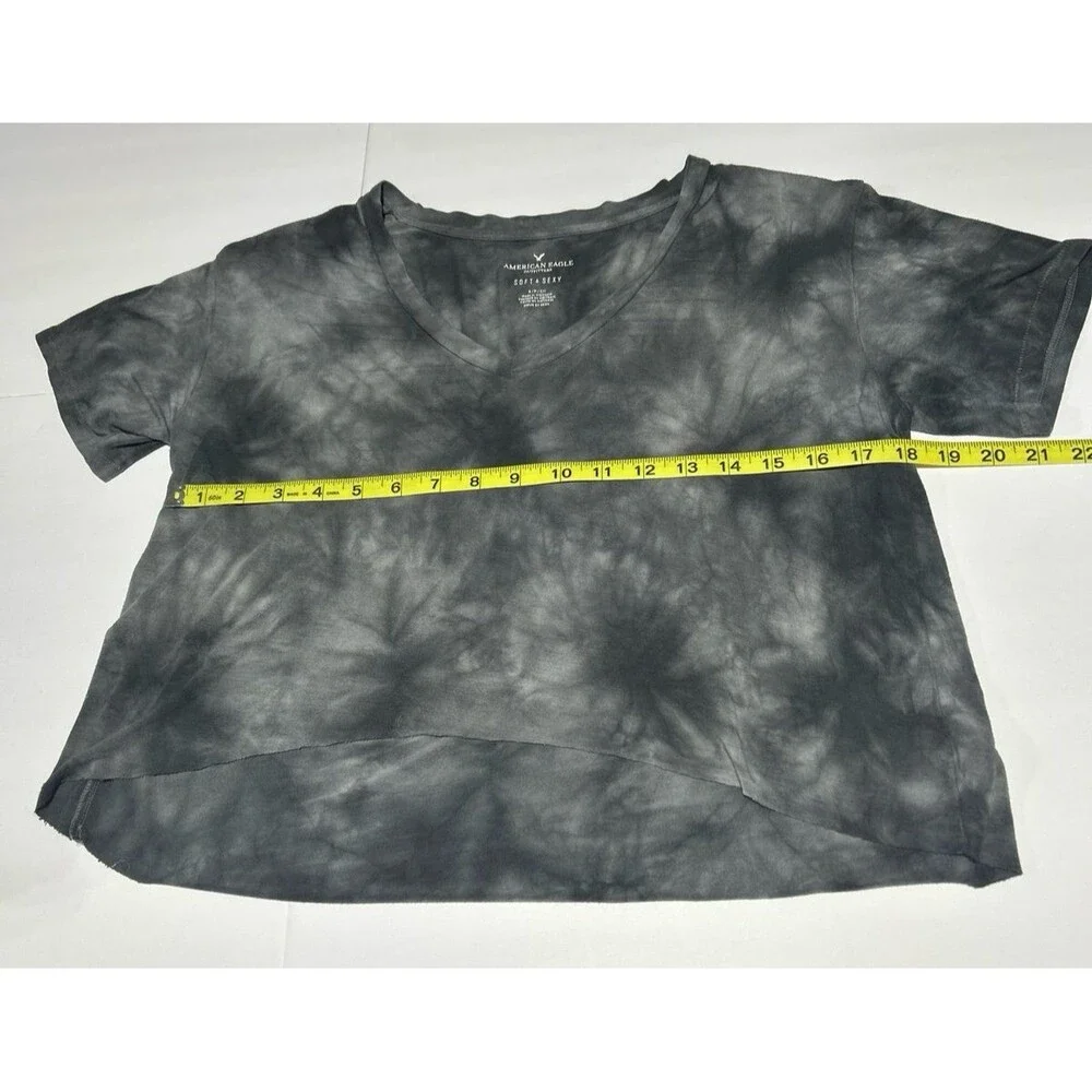 American Eagle Women's Small Black Tie-Dye V-Neck T-Shirt